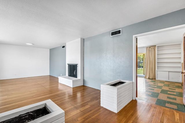 217 W Cortland Avenue, Fresno, CA 93705