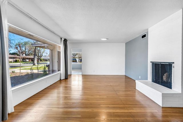 217 W Cortland Avenue, Fresno, CA 93705