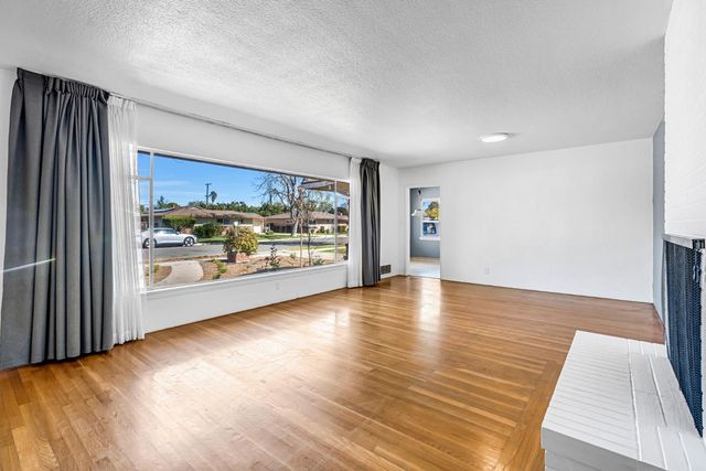 217 W Cortland Avenue, Fresno, CA 93705