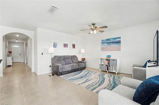 1813 NW 24th PL, Cape Coral, FL 33993
