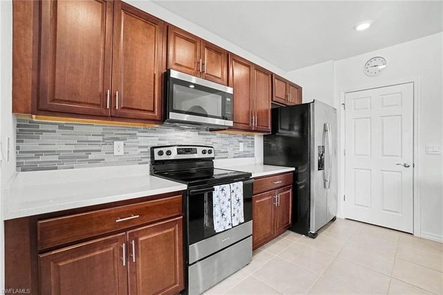 1813 NW 24th PL, Cape Coral, FL 33993