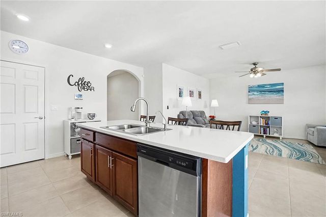 1813 NW 24th PL, Cape Coral, FL 33993