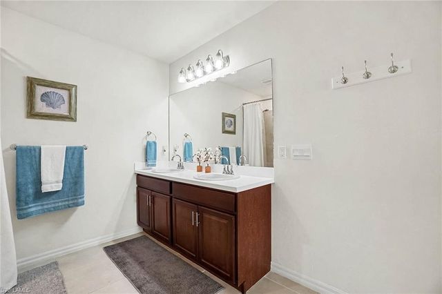 1813 NW 24th PL, Cape Coral, FL 33993