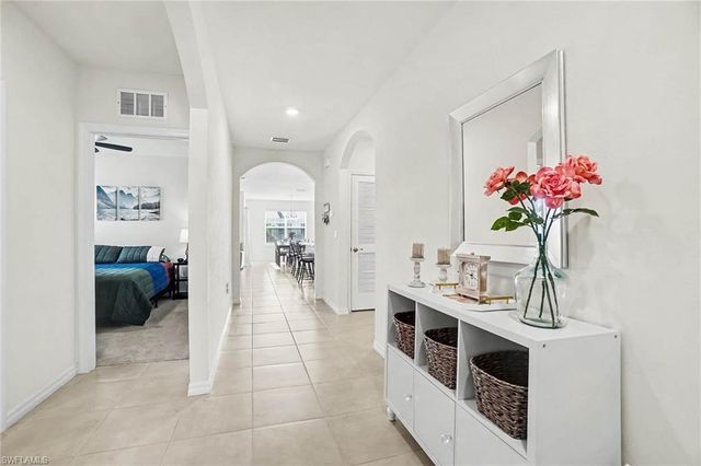 1813 NW 24th PL, Cape Coral, FL 33993