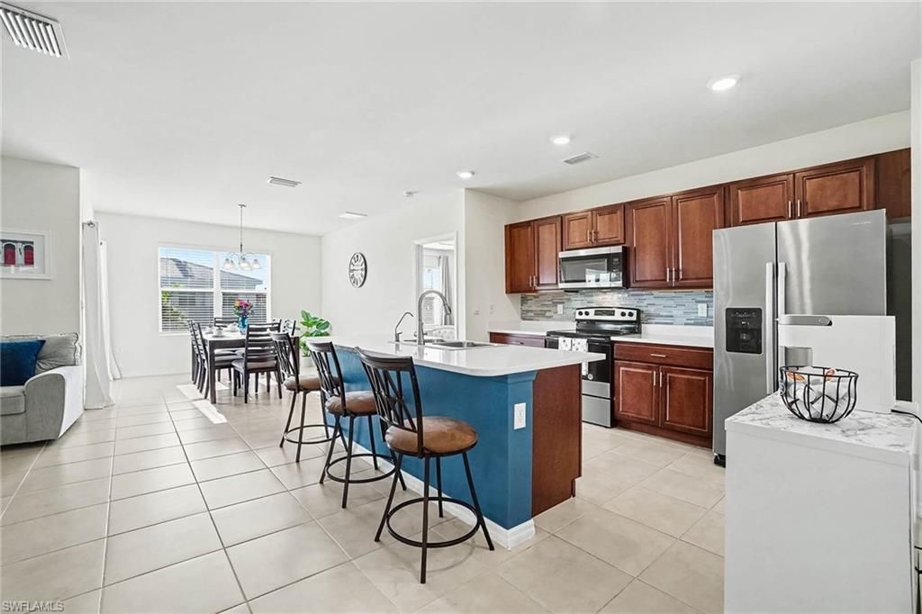 1813 NW 24th PL, Cape Coral, FL 33993