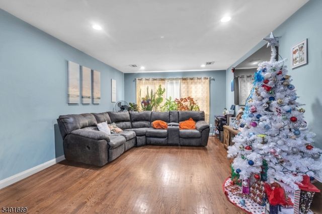 1101 Bergen Ave, Linden City, NJ 07036