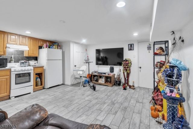 1101 Bergen Ave, Linden City, NJ 07036