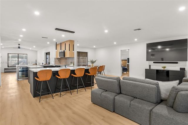 1462 SW 25th Ave, Deerfield Beach, FL 33442