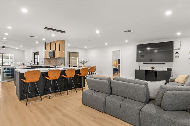 1462 SW 25th Ave, Deerfield Beach, FL 33442