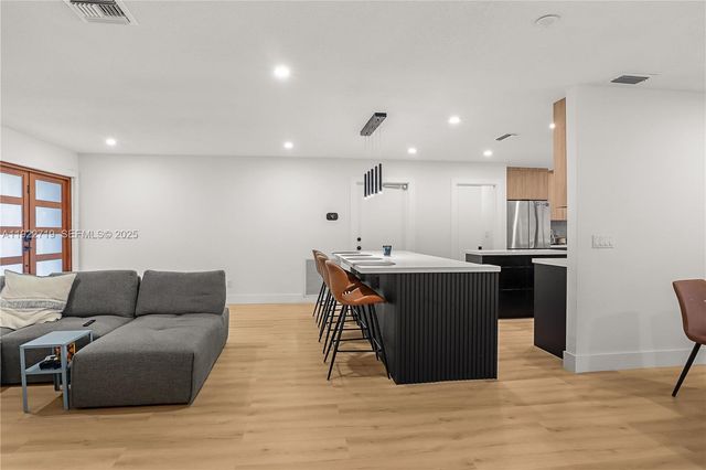 1462 SW 25th Ave, Deerfield Beach, FL 33442