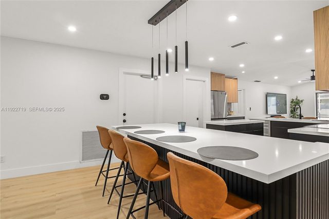 1462 SW 25th Ave, Deerfield Beach, FL 33442