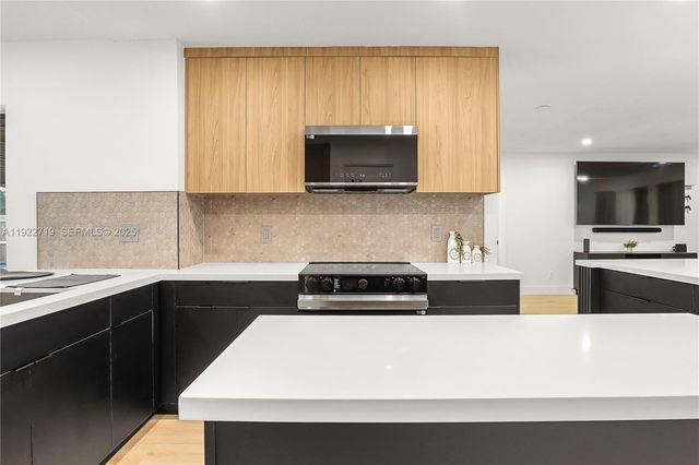 1462 SW 25th Ave, Deerfield Beach, FL 33442