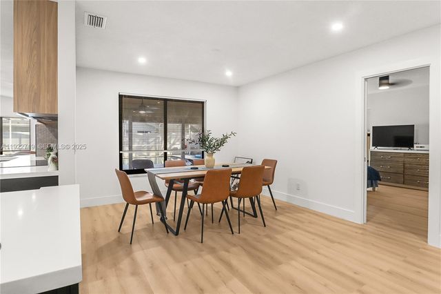 1462 SW 25th Ave, Deerfield Beach, FL 33442