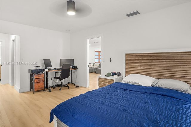 1462 SW 25th Ave, Deerfield Beach, FL 33442