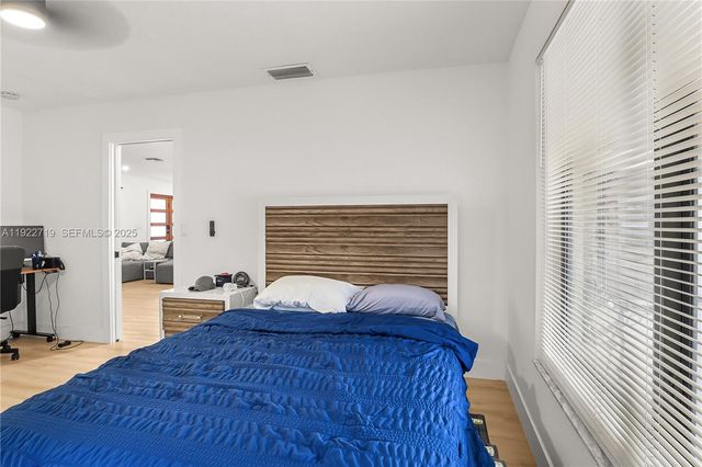 1462 SW 25th Ave, Deerfield Beach, FL 33442