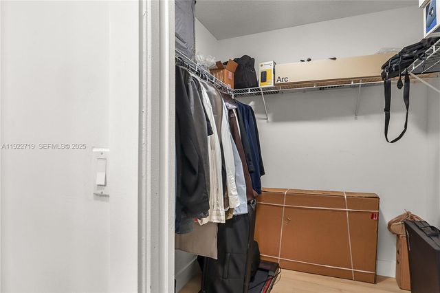 1462 SW 25th Ave, Deerfield Beach, FL 33442