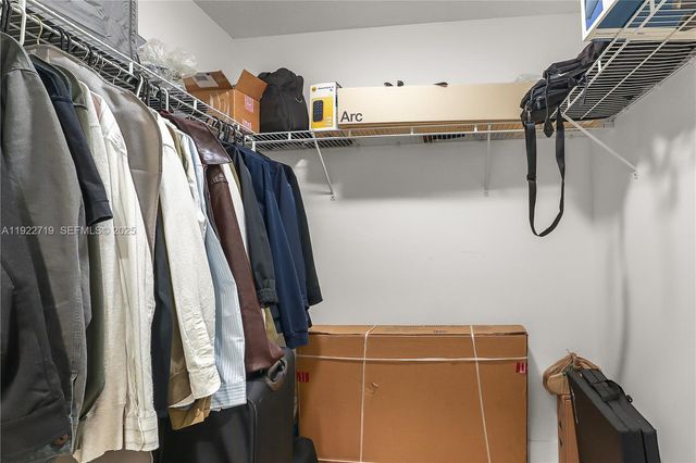 1462 SW 25th Ave, Deerfield Beach, FL 33442