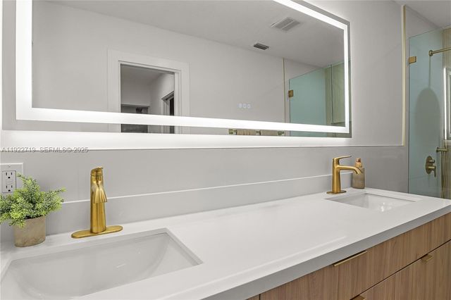 1462 SW 25th Ave, Deerfield Beach, FL 33442