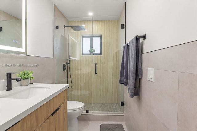 1462 SW 25th Ave, Deerfield Beach, FL 33442