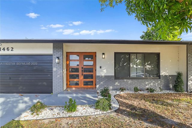 1462 SW 25th Ave, Deerfield Beach, FL 33442