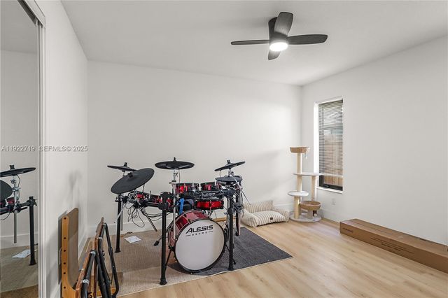 1462 SW 25th Ave, Deerfield Beach, FL 33442