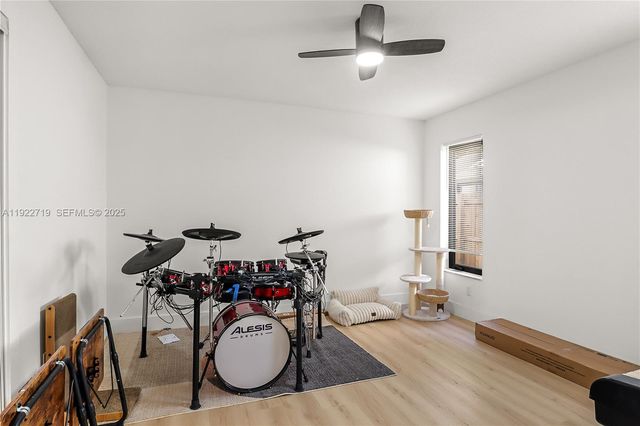 1462 SW 25th Ave, Deerfield Beach, FL 33442