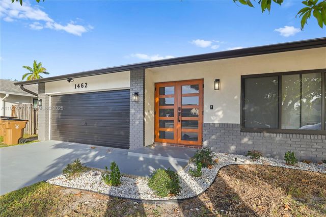 1462 SW 25th Ave, Deerfield Beach, FL 33442