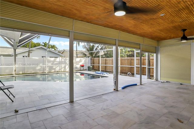 1462 SW 25th Ave, Deerfield Beach, FL 33442