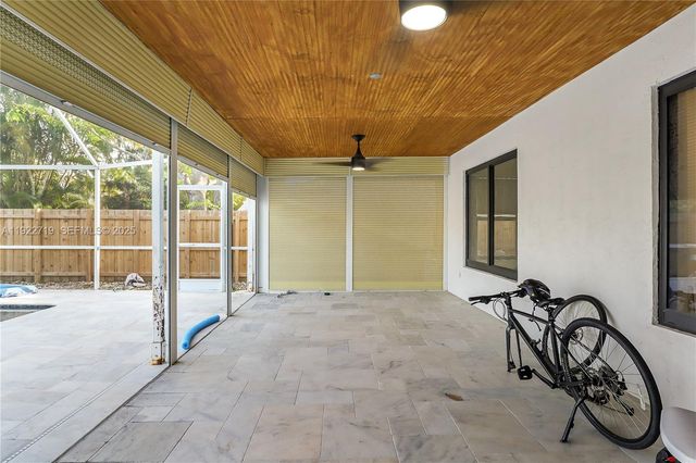 1462 SW 25th Ave, Deerfield Beach, FL 33442