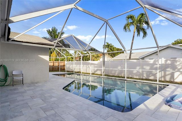 1462 SW 25th Ave, Deerfield Beach, FL 33442