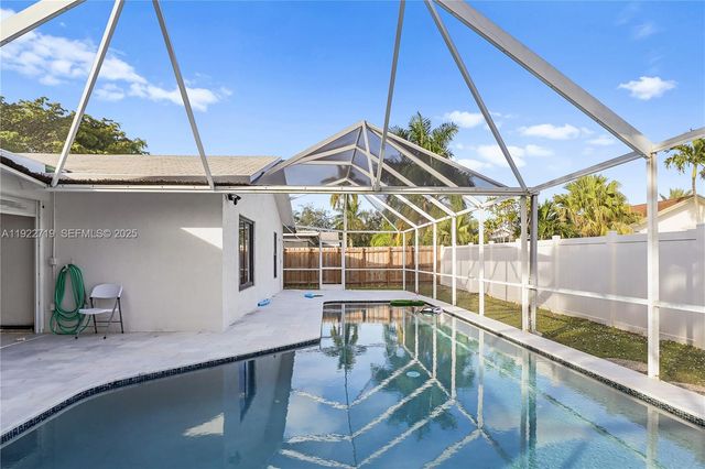 1462 SW 25th Ave, Deerfield Beach, FL 33442