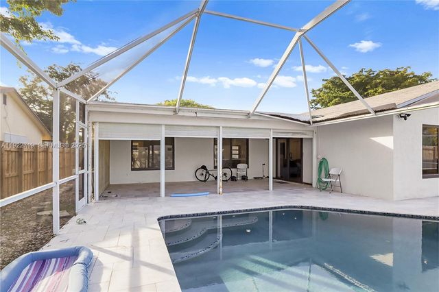 1462 SW 25th Ave, Deerfield Beach, FL 33442