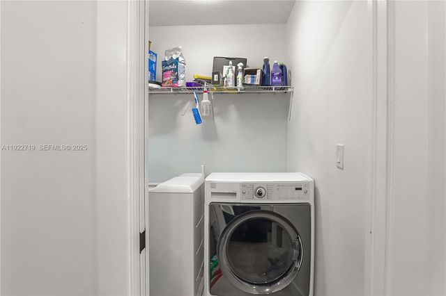 1462 SW 25th Ave, Deerfield Beach, FL 33442