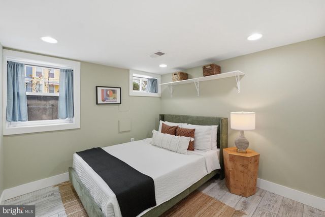 1604 D ST SE, Washington, DC 20003