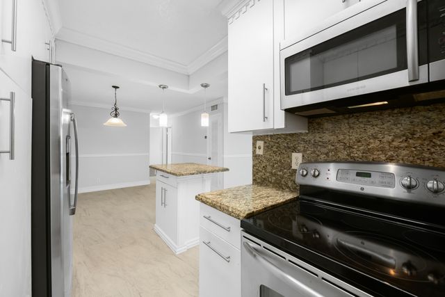 1231 NW 13th Street 470F, Boca Raton, FL 33486