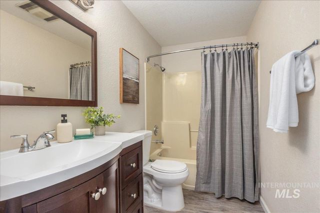 2128 E E Gloucester St., Boise, ID 83706