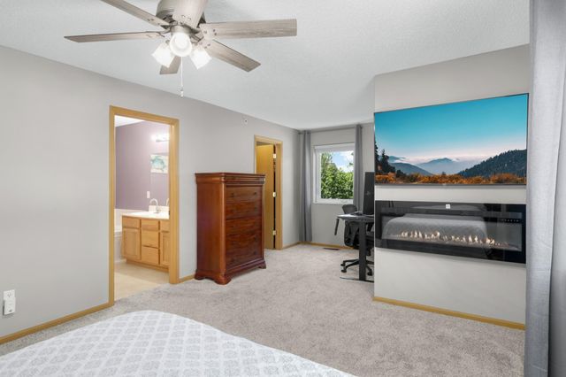 4770 Underwood Lane N A, Plymouth, MN 55442