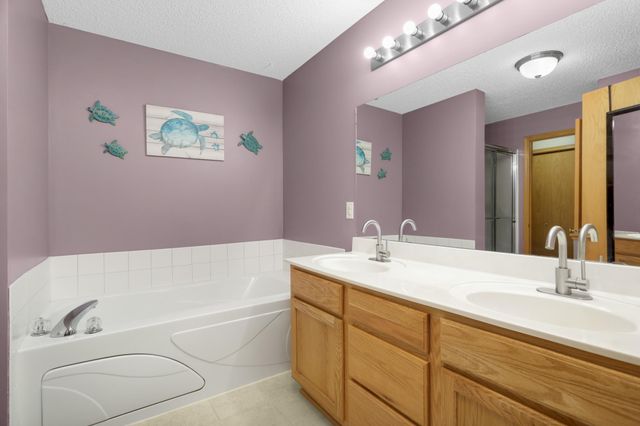4770 Underwood Lane N A, Plymouth, MN 55442