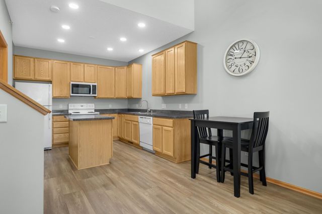 4770 Underwood Lane N A, Plymouth, MN 55442