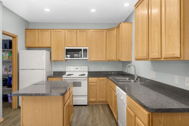 4770 Underwood Lane N A, Plymouth, MN 55442