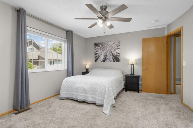 4770 Underwood Lane N A, Plymouth, MN 55442