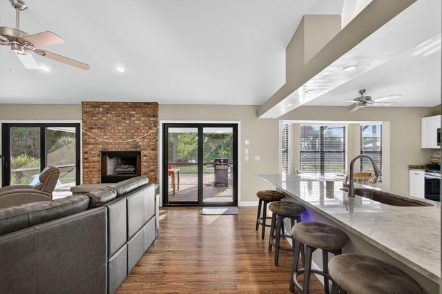 2530 NE Pinecrest Lakes Boulevard, Jensen Beach, FL 34957