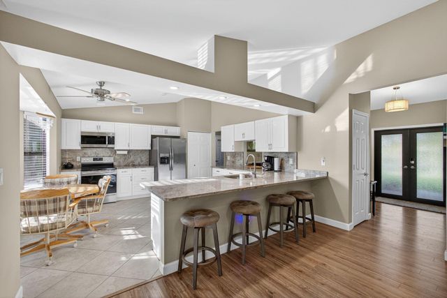 2530 NE Pinecrest Lakes Boulevard, Jensen Beach, FL 34957