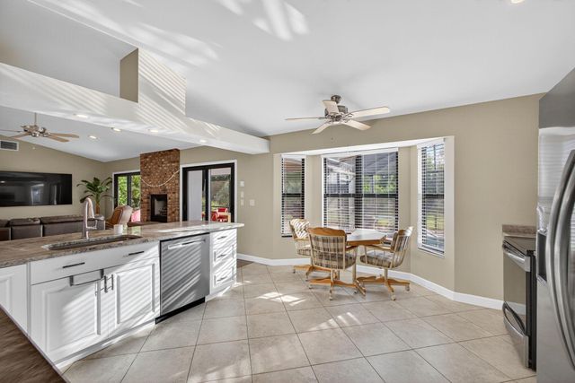 2530 NE Pinecrest Lakes Boulevard, Jensen Beach, FL 34957