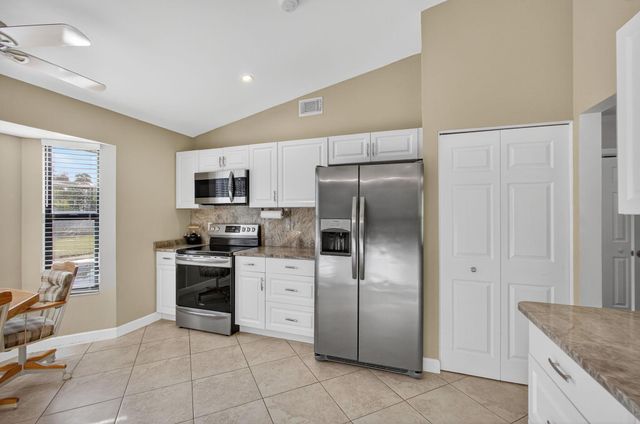 2530 NE Pinecrest Lakes Boulevard, Jensen Beach, FL 34957