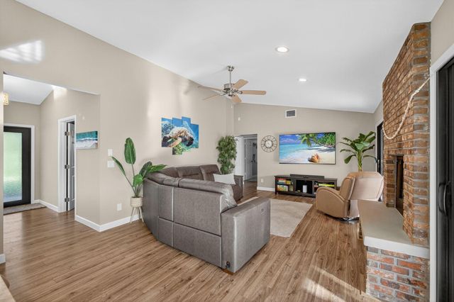 2530 NE Pinecrest Lakes Boulevard, Jensen Beach, FL 34957