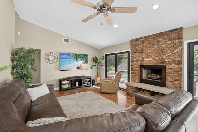 2530 NE Pinecrest Lakes Boulevard, Jensen Beach, FL 34957