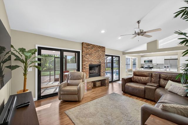 2530 NE Pinecrest Lakes Boulevard, Jensen Beach, FL 34957