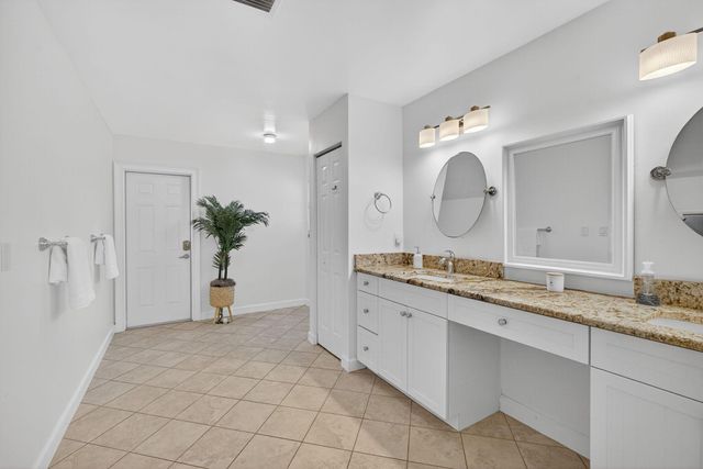 2530 NE Pinecrest Lakes Boulevard, Jensen Beach, FL 34957