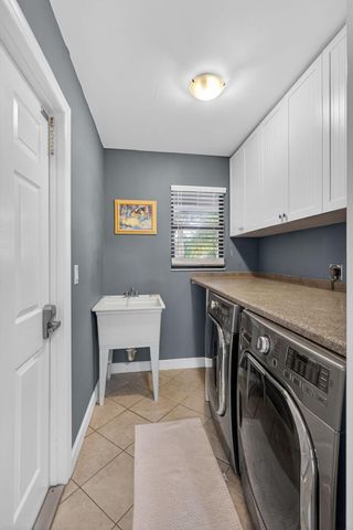 2530 NE Pinecrest Lakes Boulevard, Jensen Beach, FL 34957